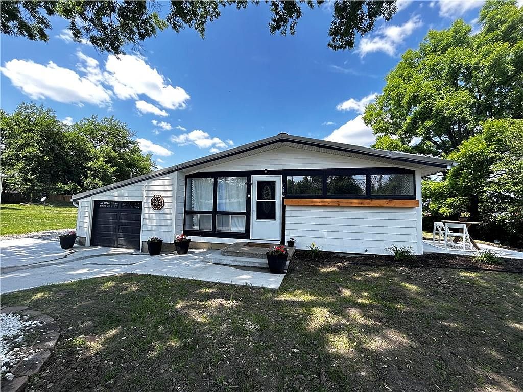 203 W 8th St, Hamilton, MO 64644 Zillow