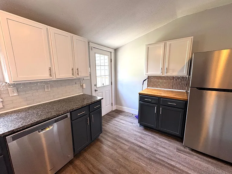 1242 Cottage Ave — Photo 10