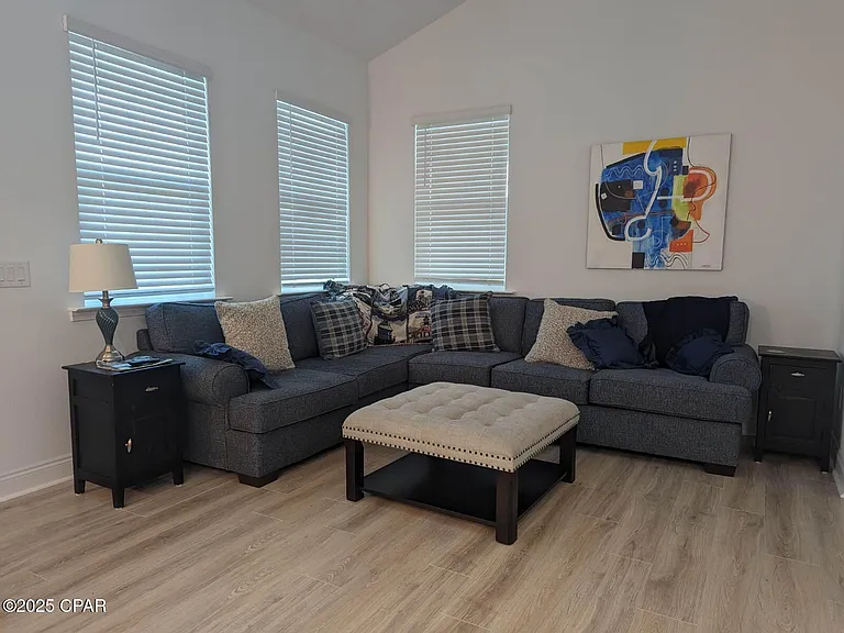 8806 Attitude Ave — Photo 9