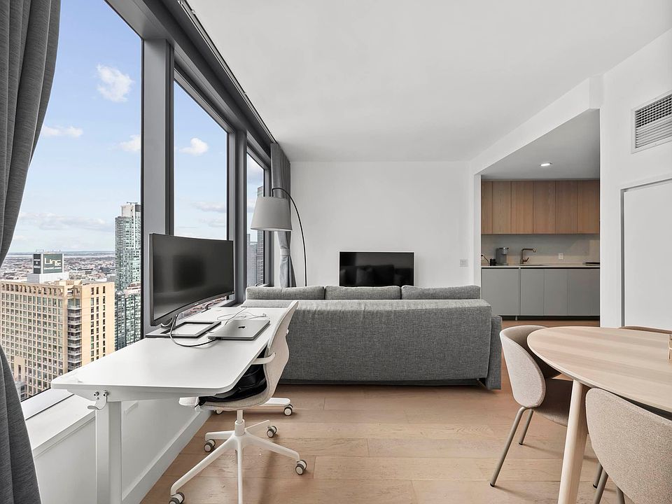 1st image of 3 Court Sq APT 6006