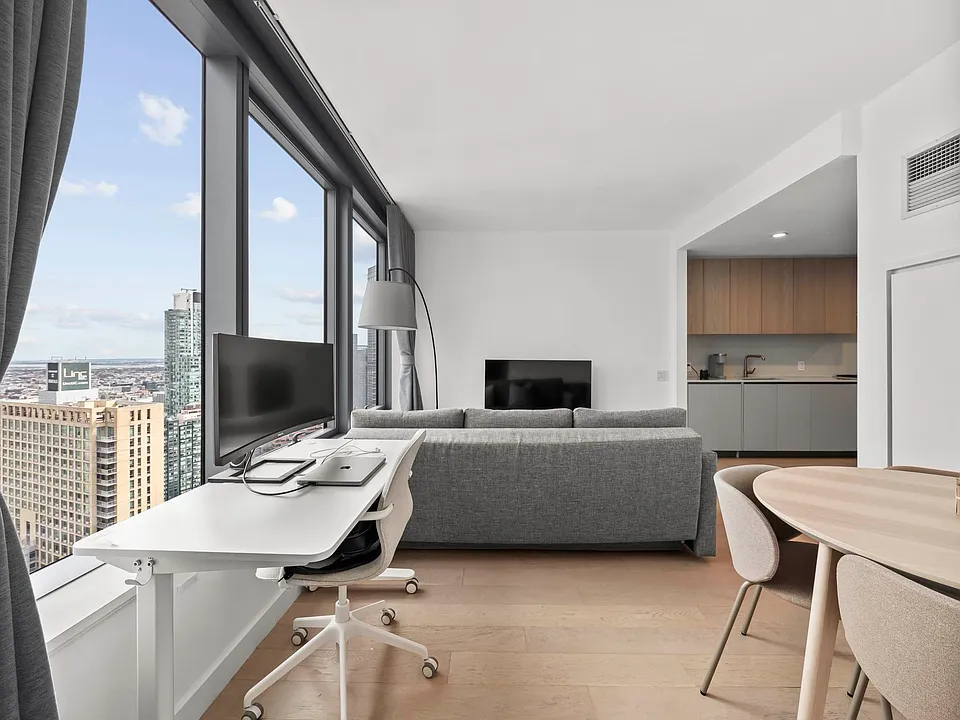 3 Court Sq #6206
