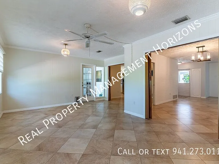 5217 Canterbury Dr — Photo 6