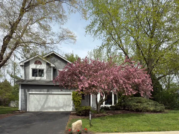 1251 Schiedler Dr, Batavia, IL 60510