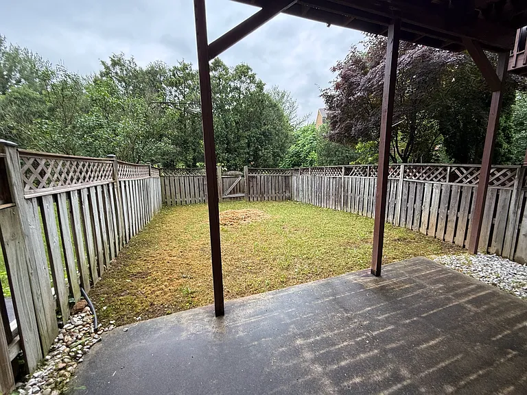 1023 Lindsay Ln — Photo 13