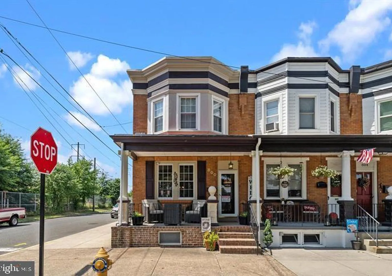 Bristol End Unit 3 BD / 1 Bath Townhome — Photo 1