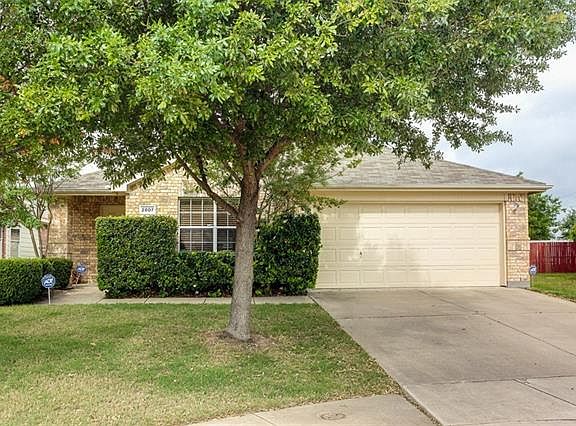 4th image of 2807 Brookhurst Dr