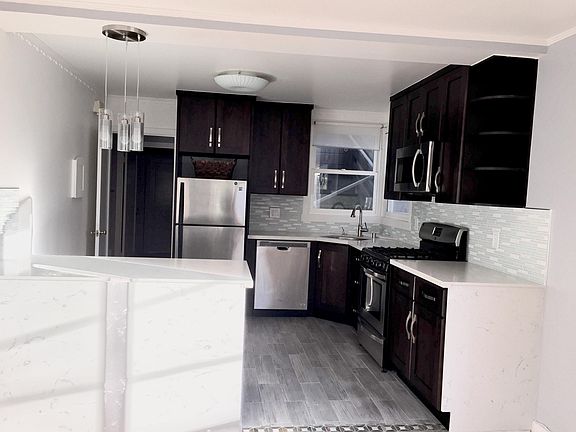 5th image of 2776 Golden Gate Ave