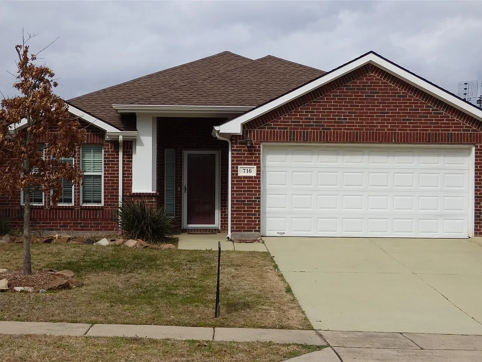 716 Alder Dr