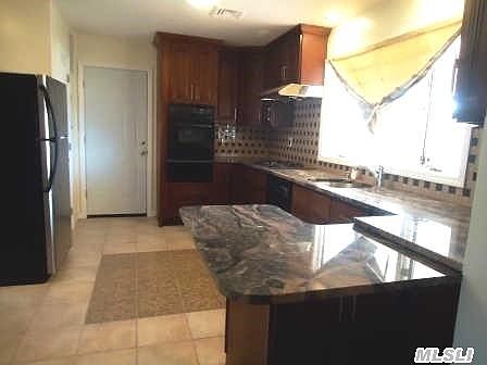 2nd image of 4 Dolphin Ln W