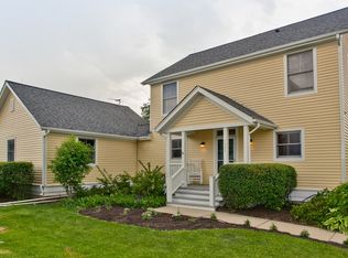 1501 Amos Bennett St, Grayslake, IL 60030