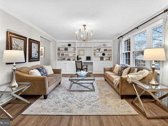 3rd image of 224 Marlboro Rd