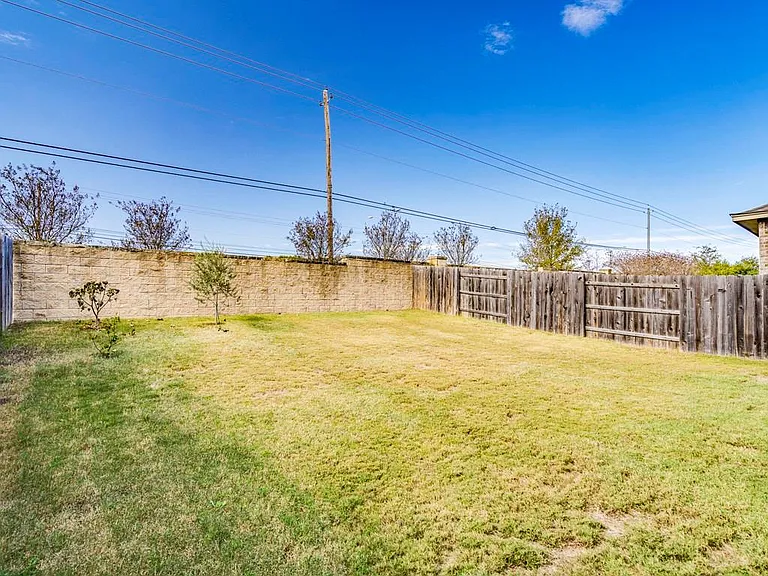 9500 Hunter Ln — Photo 22