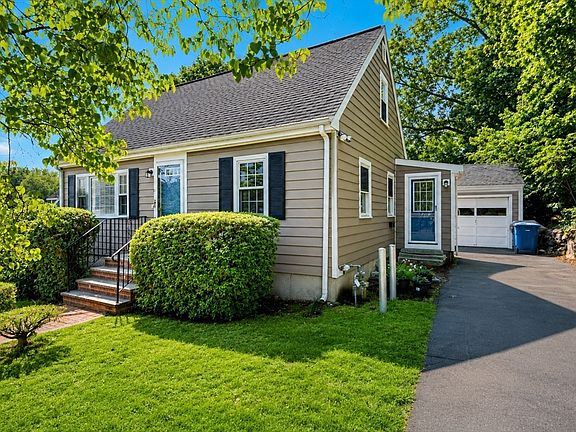 2nd image of 10 Curtis Cir
