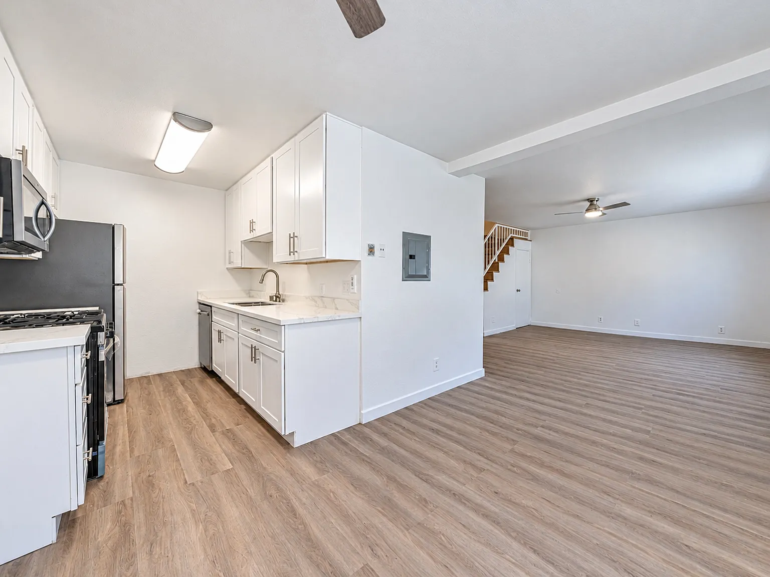 2251 Crenshaw Blvd — Photo 3