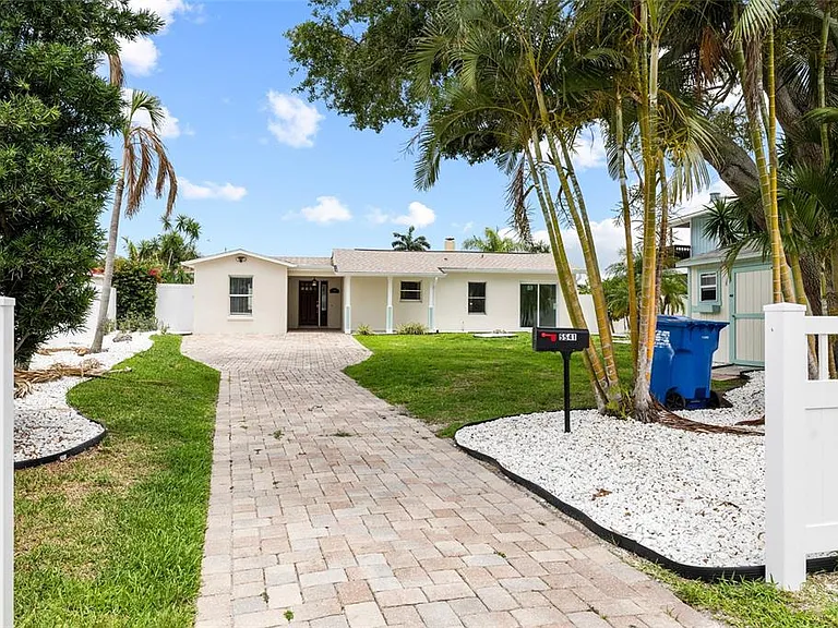 5541 Bayou Grande Blvd NE — Photo 34
