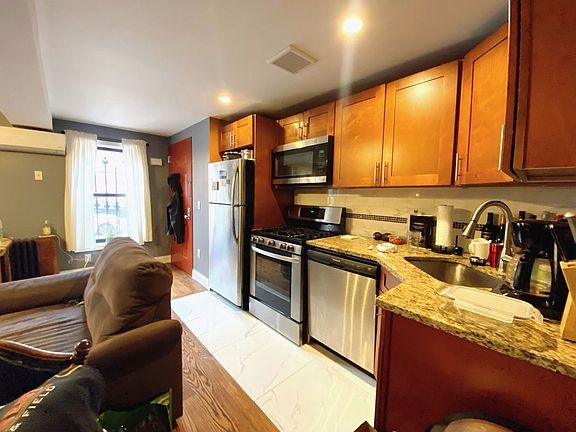 2nd image of 303 Hart St #1B