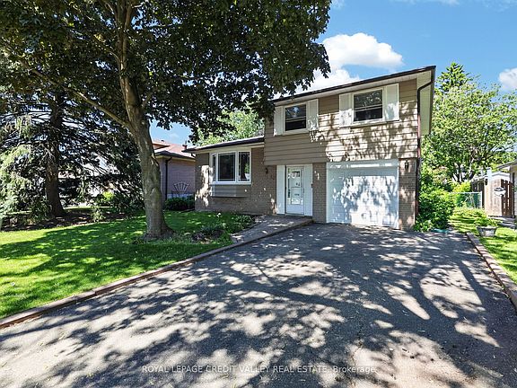 2nd image of 32 Farmington Dr