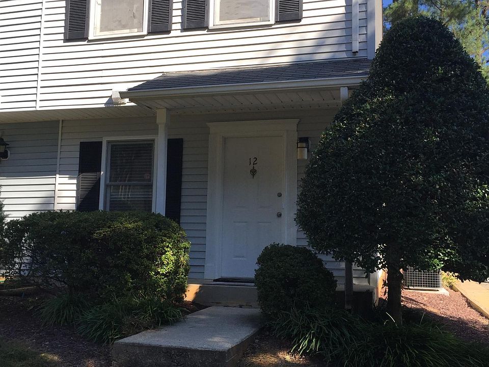 1st image of 12 Durbin Pl #12