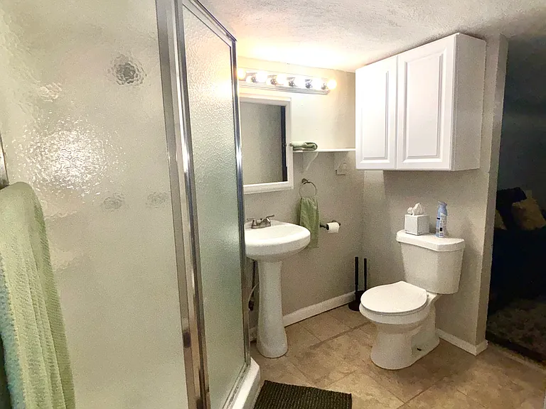 Bathroom in bedroom 3
