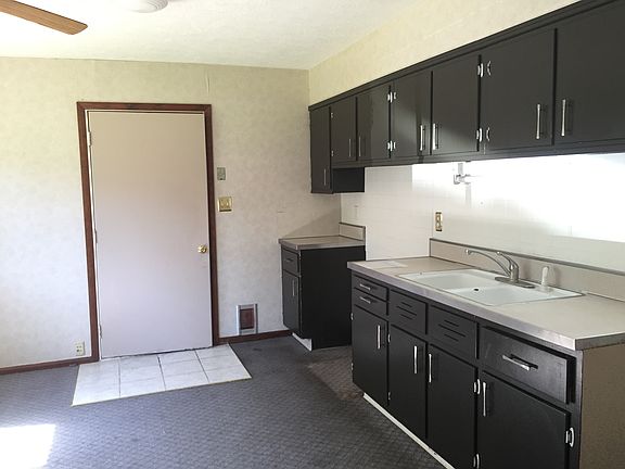 3rd image of 1624 Thorndale St
