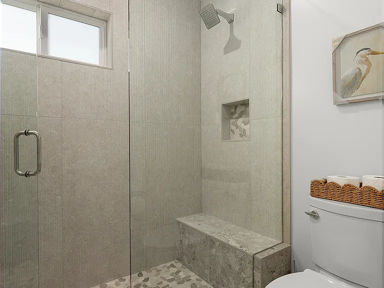 624 N Clementine St #B — Photo 9