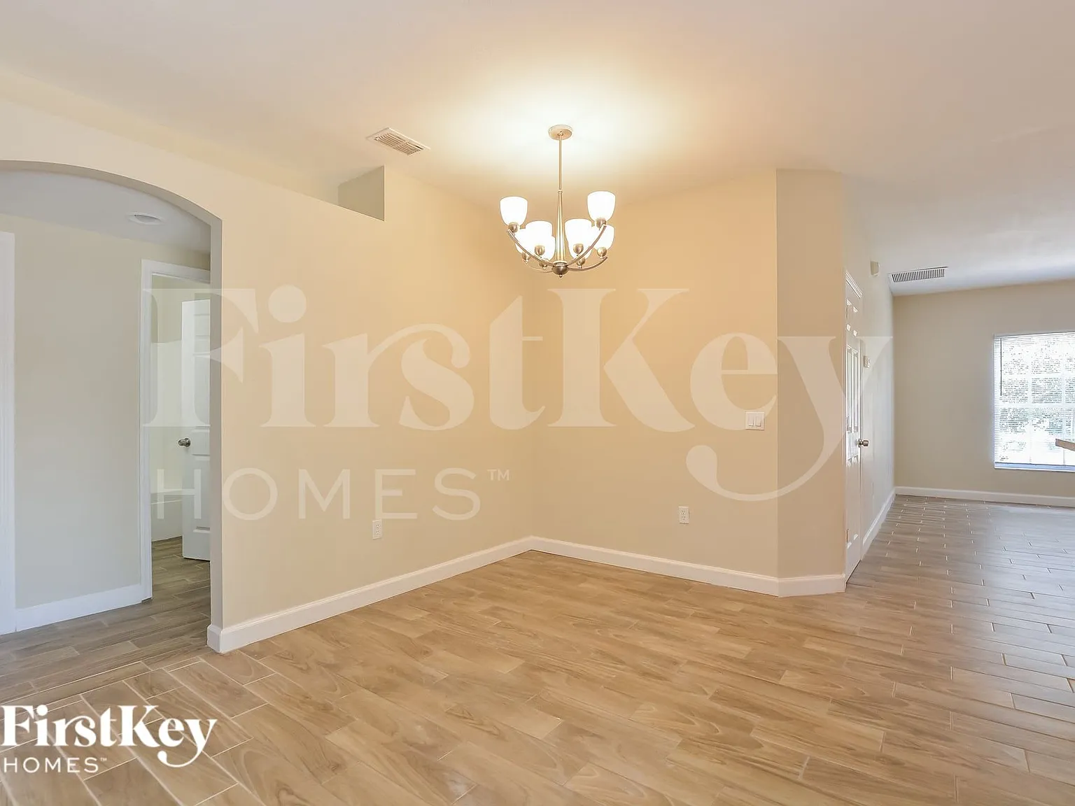 3 bed, 2.0 bath, 1508 sqft, $2,120 — Photo 4