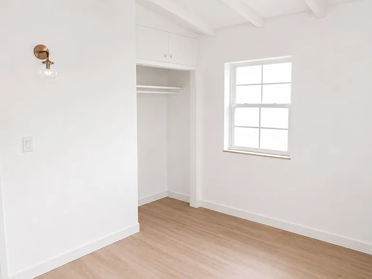 810 NE 3rd Ave — Photo 8