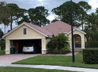 576 SW New Castle Cv, Port Saint Lucie, FL 34986