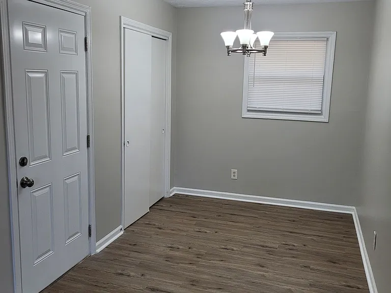 1711 Floyd Rd — Photo 10