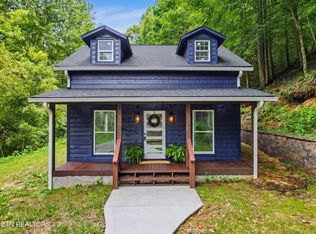 3539 Woodgrove Ln, Maryville, TN 37803
