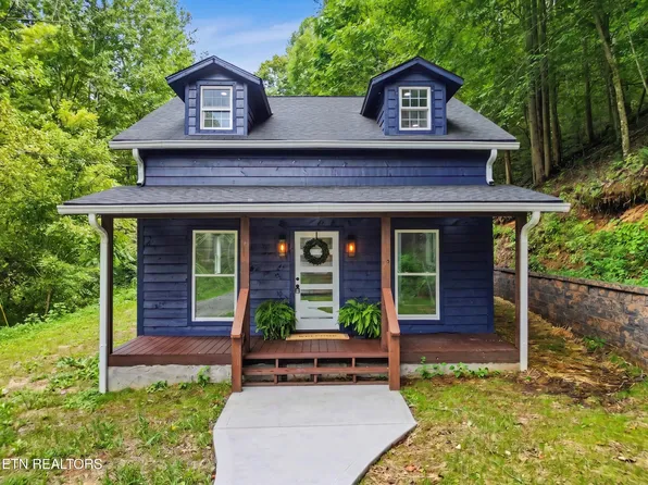3539 Woodgrove Ln, Maryville, TN 37803