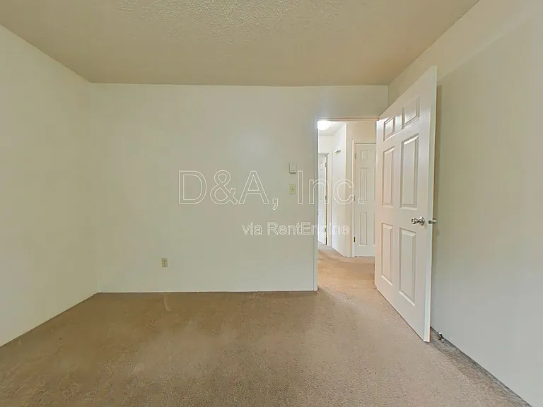 437 NW 11th St #3 — Photo 7