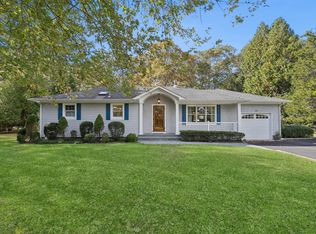 53 Old Depot Rd, Quogue, NY 11959