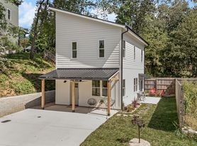 302 State St, Asheville, NC