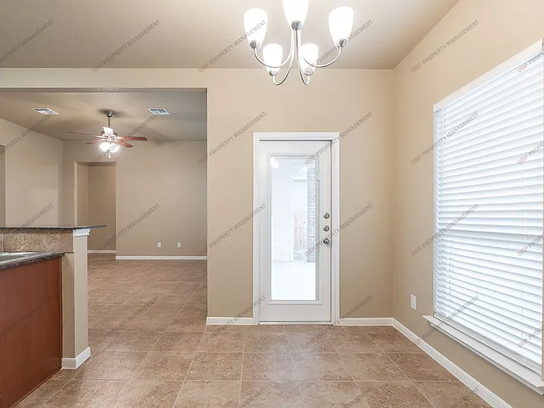 7605 Hickman St — Photo 4
