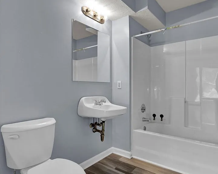 Rowan Place Apartments — Photo 49