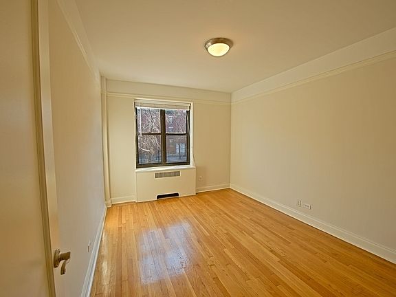 4th image of 10 Downing St APT 2W