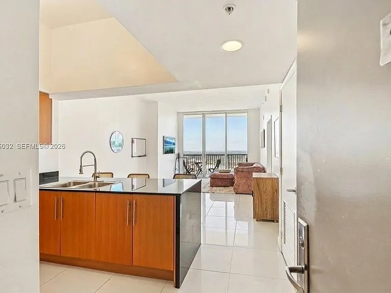 1750 N Bayshore Dr #5611 — Photo 8