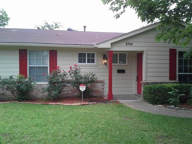 1st image of 2714 Eastbrook Dr