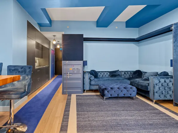 20 Pine Street image 11 of 17