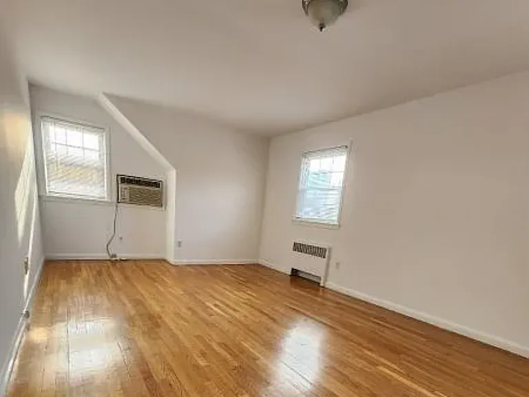 395 Coolidge Ave — Photo 8