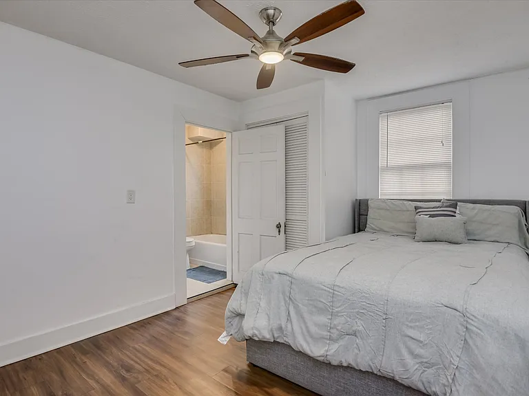 714 Hickman Rd — Photo 52
