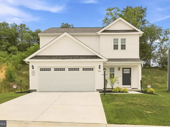 462 Ludgate Mnr, Falling Waters, WV 25419