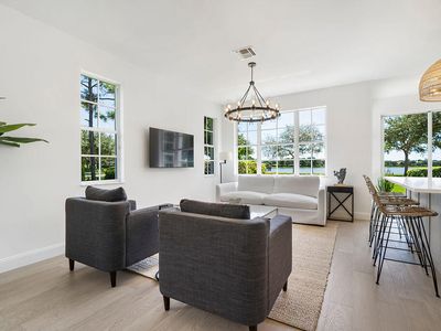 562 Tomahawk Court, Palm Beach Gardens, FL, 33410