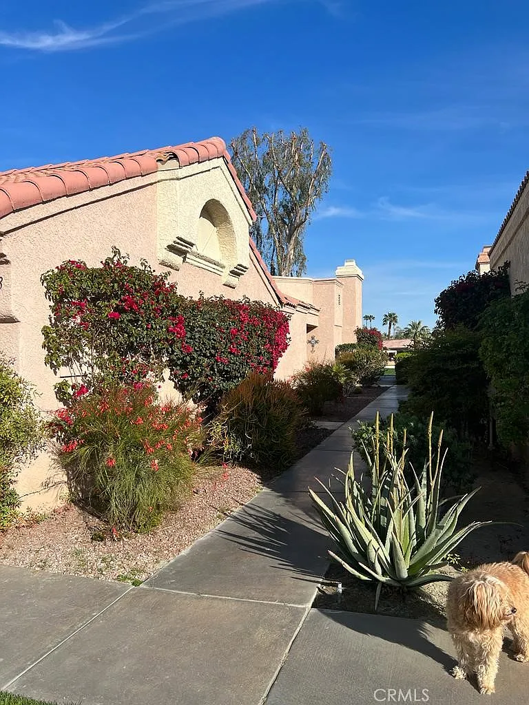 3 bed, 2.5 bath, 1704 sqft, $4,500 — Photo 2