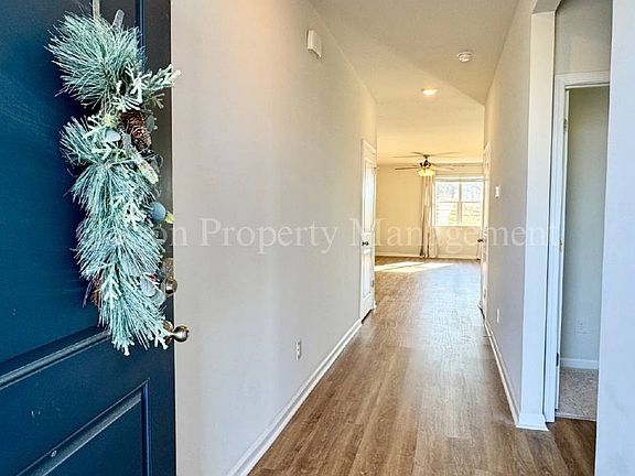 4th image of 441 Tributary Cir