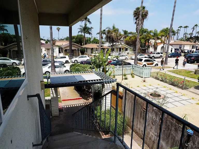 4865 Saratoga Ave — Photo 25