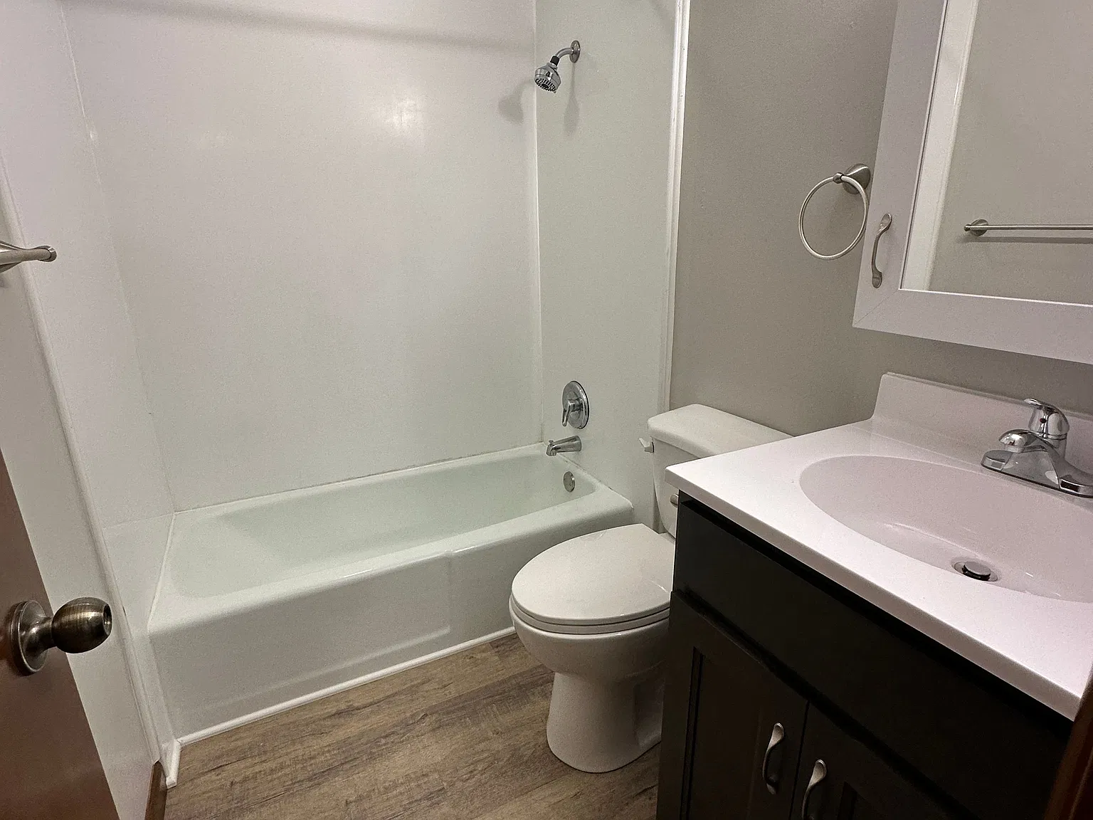508 Middlebury St — Photo 3