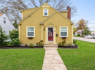 73 Oswald St, Pawtucket, RI 02861