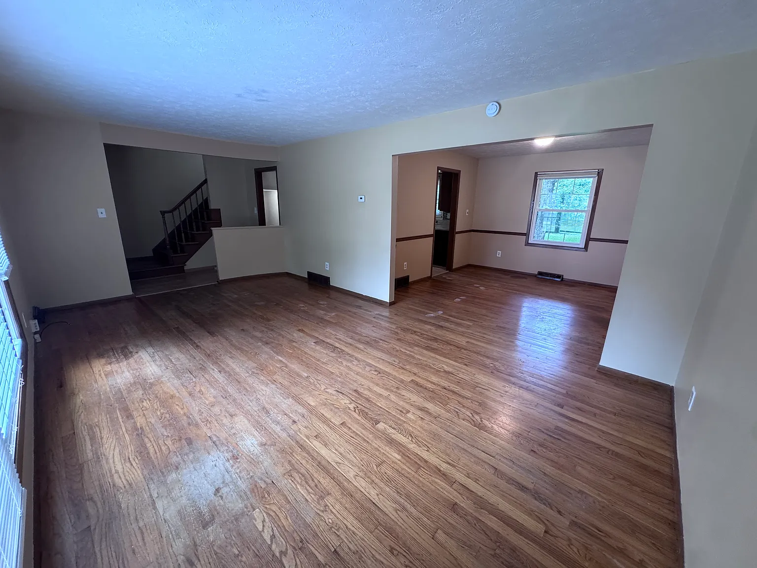 3 bed, 2232 sqft, $2,050 — Photo 2